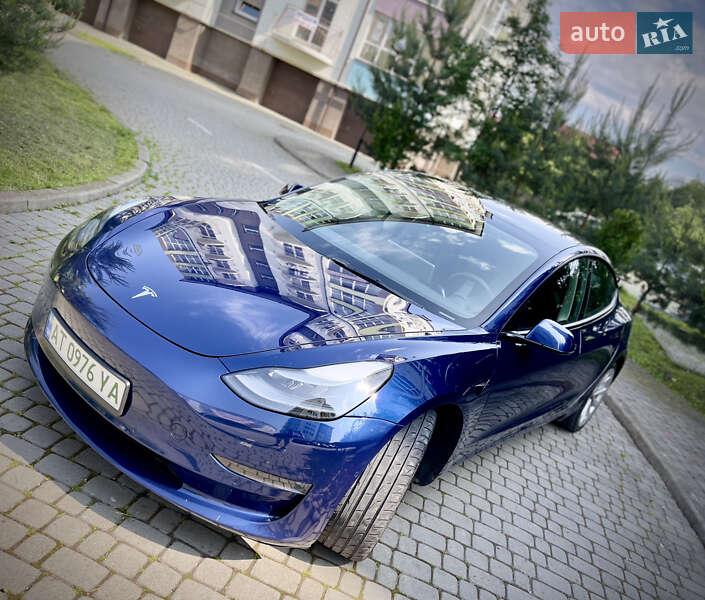 Седан Tesla Model 3 2022 в Ивано-Франковске
