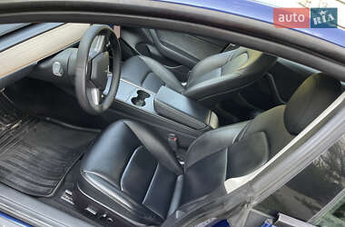 Седан Tesla Model 3 2022 в 