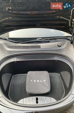 Седан Tesla Model 3 2019 в 