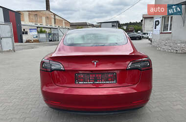 Седан Tesla Model 3 2020 в 