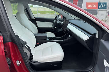Седан Tesla Model 3 2020 в 