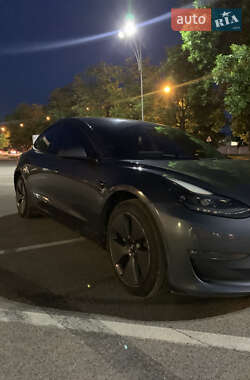 Седан Tesla Model 3 2021 в 