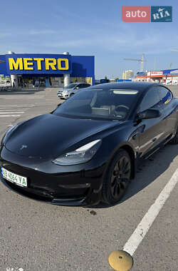 Седан Tesla Model 3 2021 в 