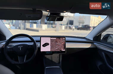 Седан Tesla Model 3 2021 в 