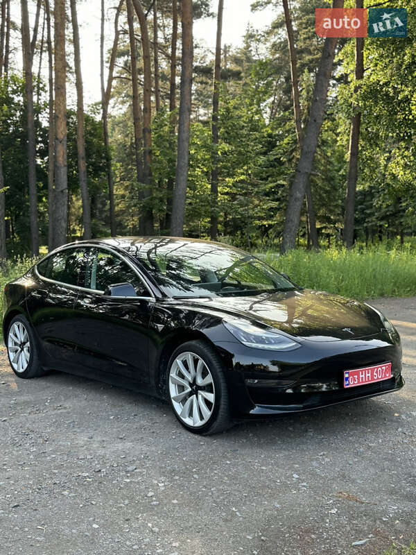 Седан Tesla Model 3 2019 в 