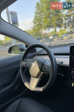 Седан Tesla Model 3 2019 в 