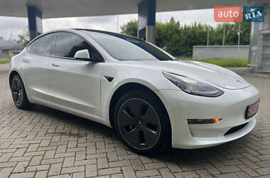 Седан Tesla Model 3 2022 в Самборе
