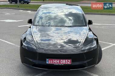 Седан Tesla Model 3 2024 в 