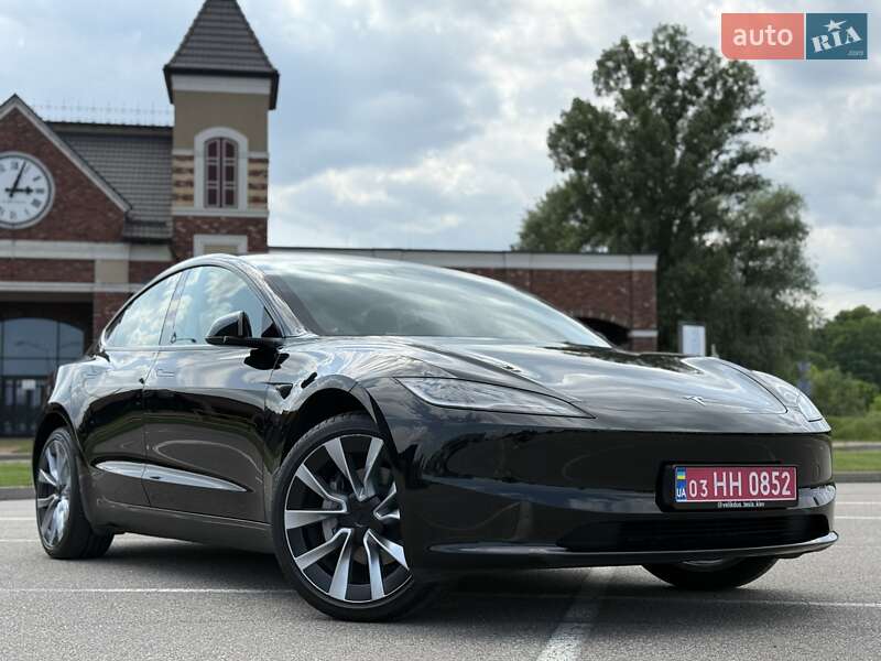 Седан Tesla Model 3 2024 в Киеве