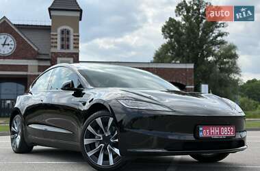 Седан Tesla Model 3 2024 в 
