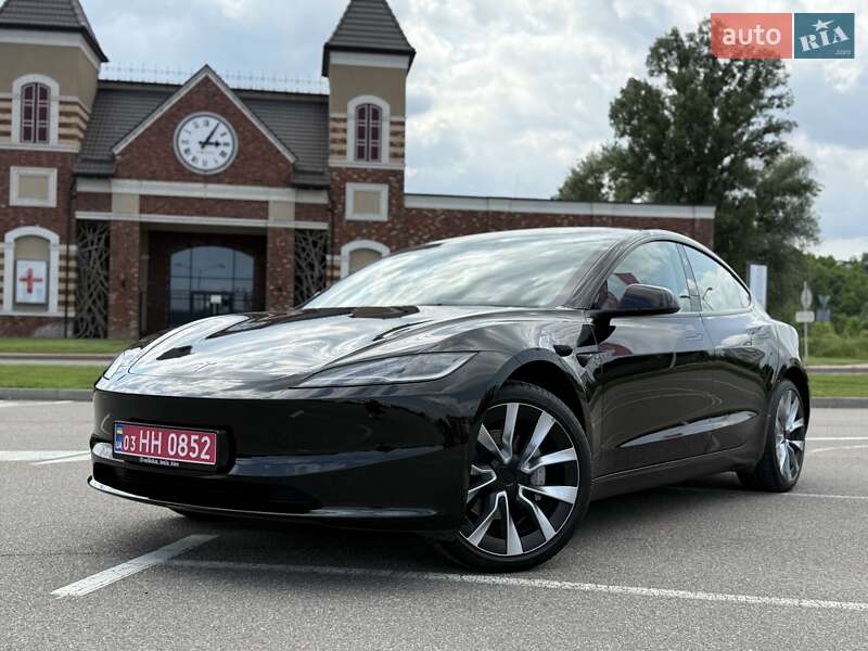 Седан Tesla Model 3 2024 в Киеве