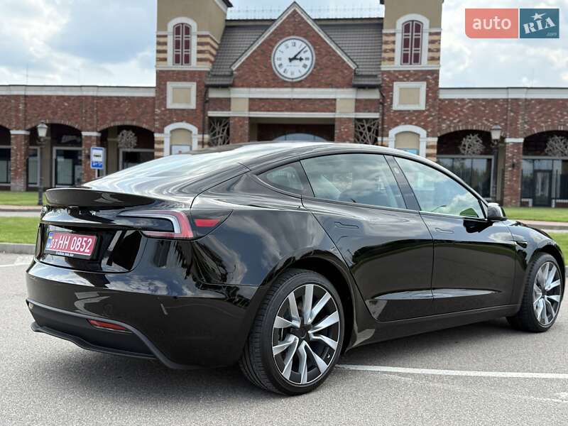 Седан Tesla Model 3 2024 в Киеве
