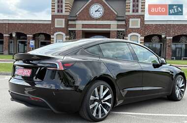 Седан Tesla Model 3 2024 в 