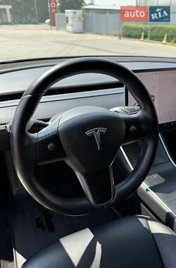 Седан Tesla Model 3 2018 в 