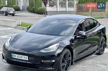 Седан Tesla Model 3 2019 в Рівному