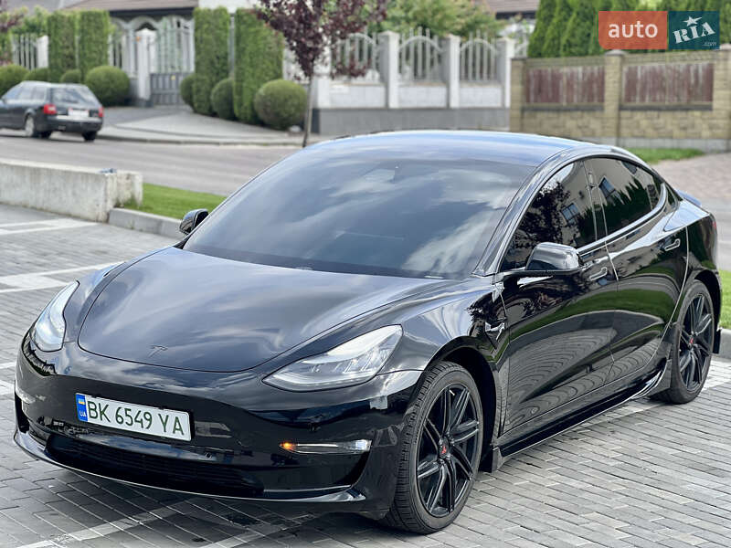 Tesla Model 3 2019