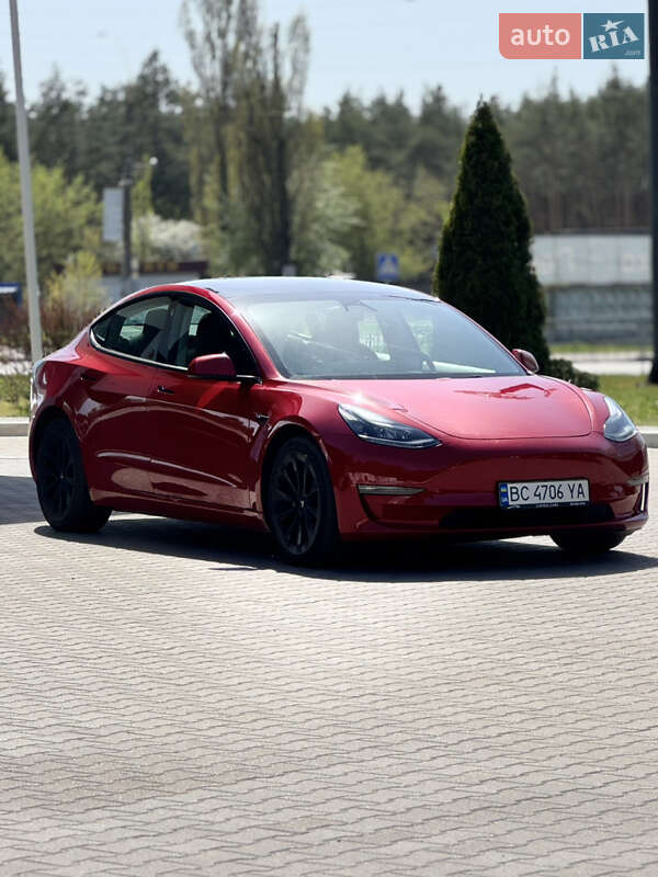 Седан Tesla Model 3 2022 в Киеве