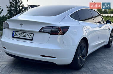 Седан Tesla Model 3 2020 в 