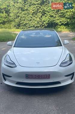 Седан Tesla Model 3 2019 в Березному