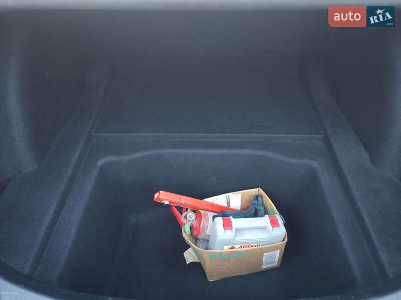 Седан Tesla Model 3 2021 в Дніпрі