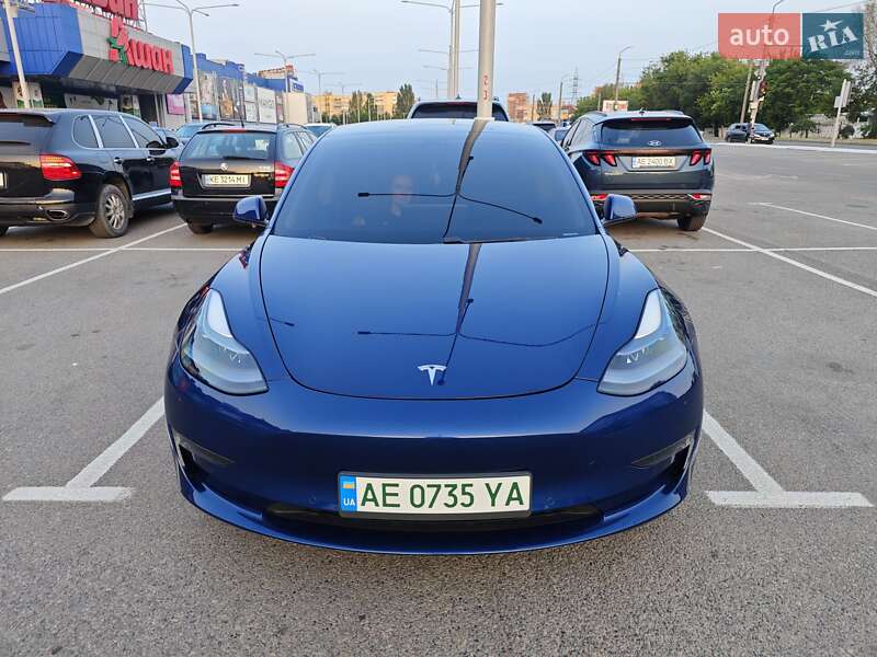 Седан Tesla Model 3 2021 в Дніпрі