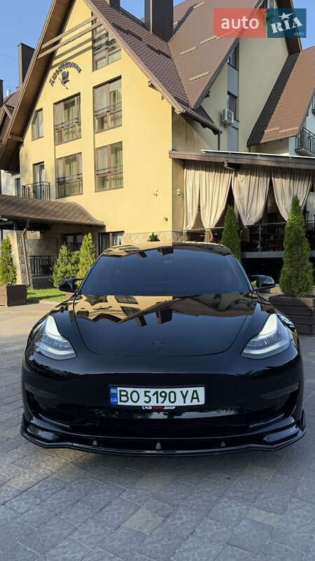 Седан Tesla Model 3 2019 в Тернополе фото 5 Седан Tesla Model 3 2019 в Тернополе