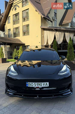 Седан Tesla Model 3 2019 в 