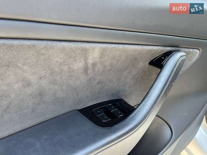 Седан Tesla Model 3 2018 в Виннице фото 18 Седан Tesla Model 3 2018 в Виннице