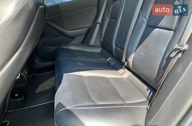 Седан Tesla Model 3 2018 в 