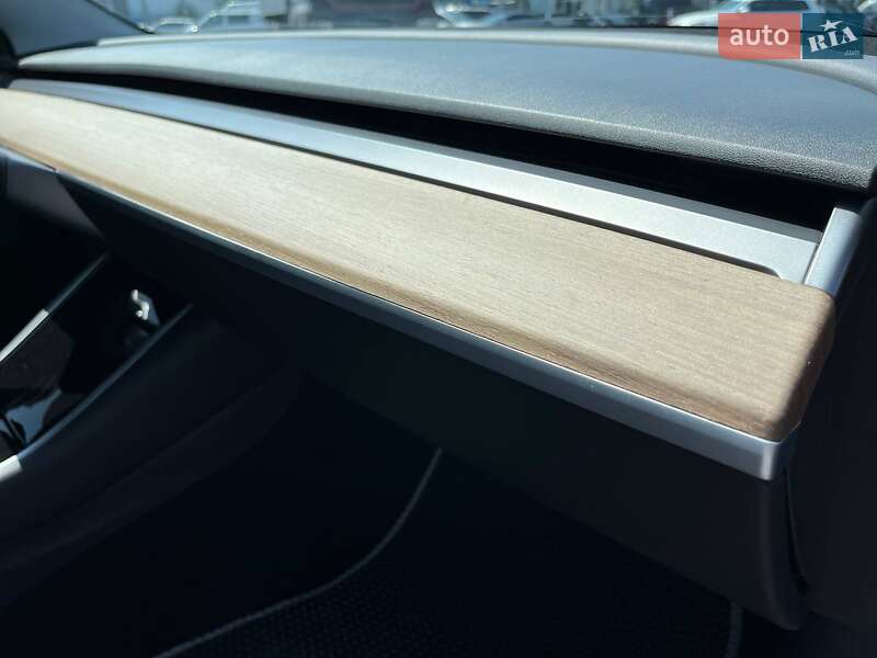 Седан Tesla Model 3 2018 в Виннице фото 37 Седан Tesla Model 3 2018 в Виннице