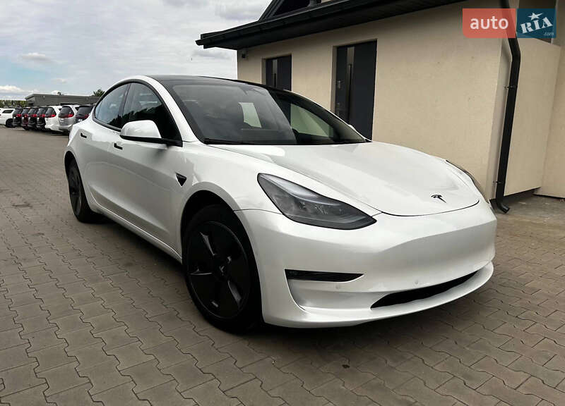 Седан Tesla Model 3 2021 в Бориславе