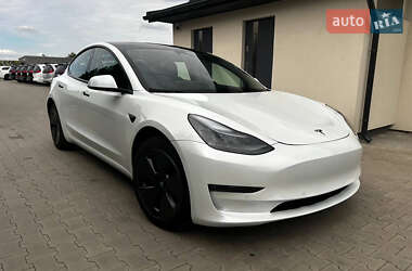 Седан Tesla Model 3 2021 в 