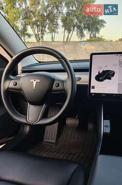 Седан Tesla Model 3 2019 в 