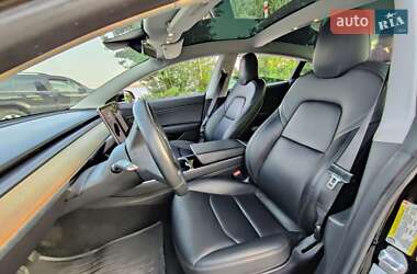 Седан Tesla Model 3 2019 в 