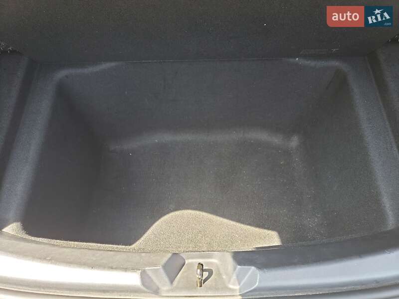 Седан Tesla Model 3 2019 в Києві