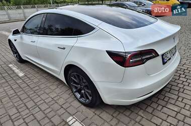 Седан Tesla Model 3 2020 в 