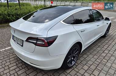 Седан Tesla Model 3 2020 в 
