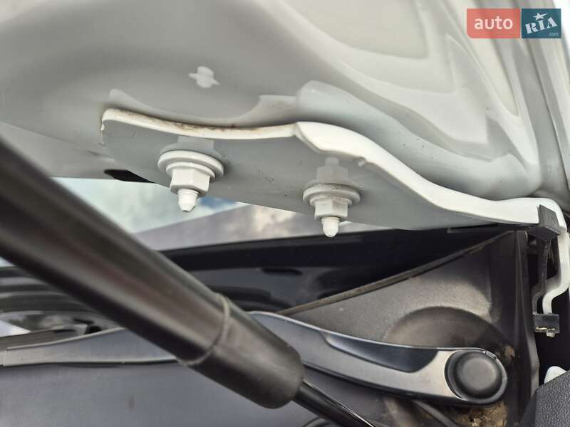 Седан Tesla Model 3 2020 в Івано-Франківську