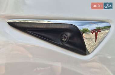 Седан Tesla Model 3 2020 в 