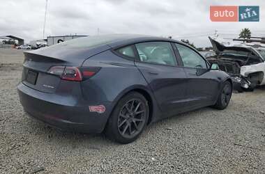 Седан Tesla Model 3 2021 в 