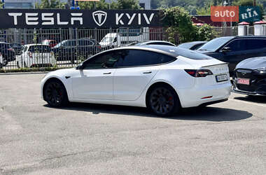 Седан Tesla Model 3 2021 в 