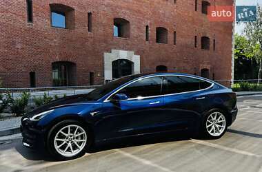 Седан Tesla Model 3 2018 в 