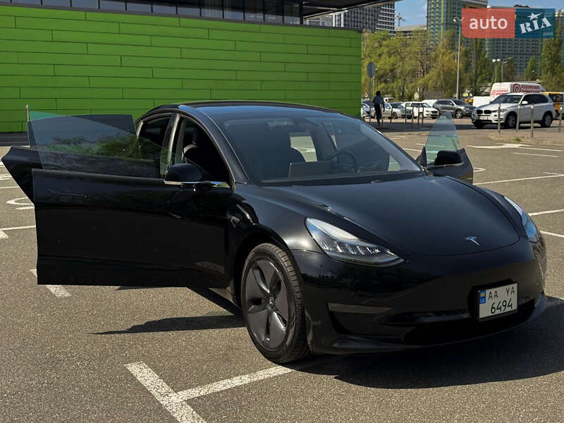 Седан Tesla Model 3 2019 в Киеве