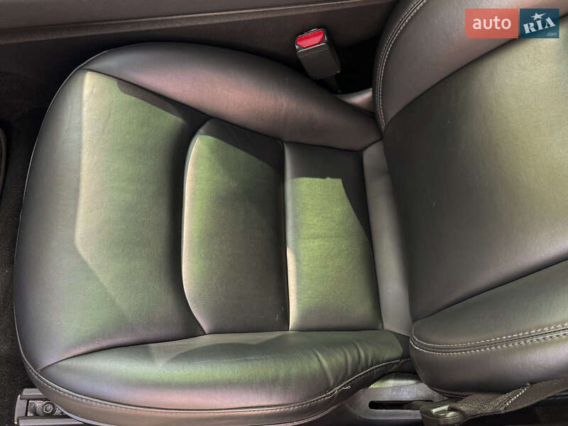 Седан Tesla Model 3 2019 в Киеве