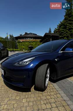 Седан Tesla Model 3 2018 в Львове