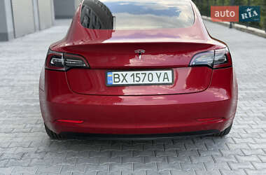 Седан Tesla Model 3 2021 в 