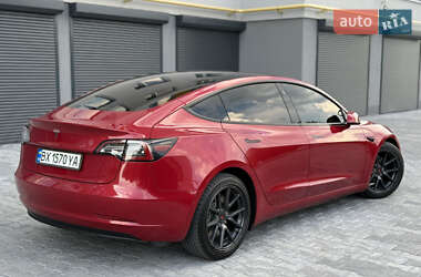 Седан Tesla Model 3 2021 в 