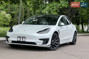 Седан Tesla Model 3 2022 в Рівному