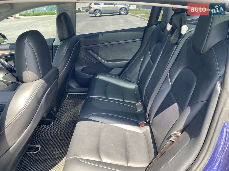 Седан Tesla Model 3 2022 в Киеве