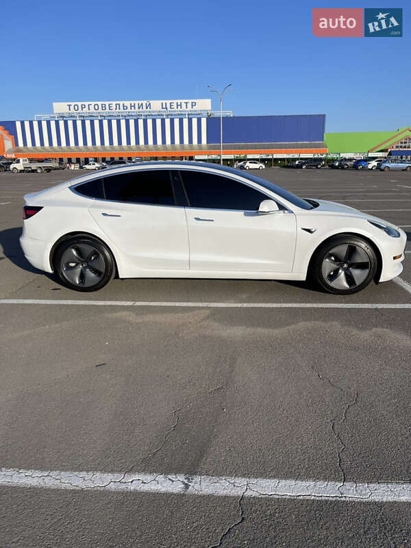 Седан Tesla Model 3 2018 в Одессе